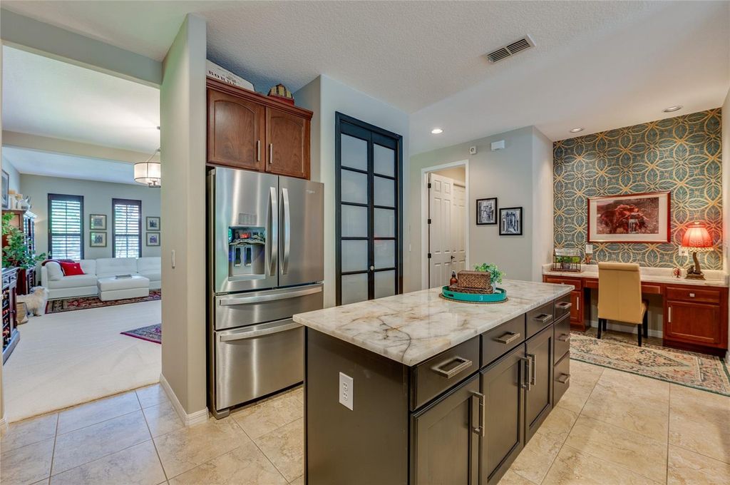 Image 8 of property listing at 135 ANCONA AVENUE, Debary, FL 32713