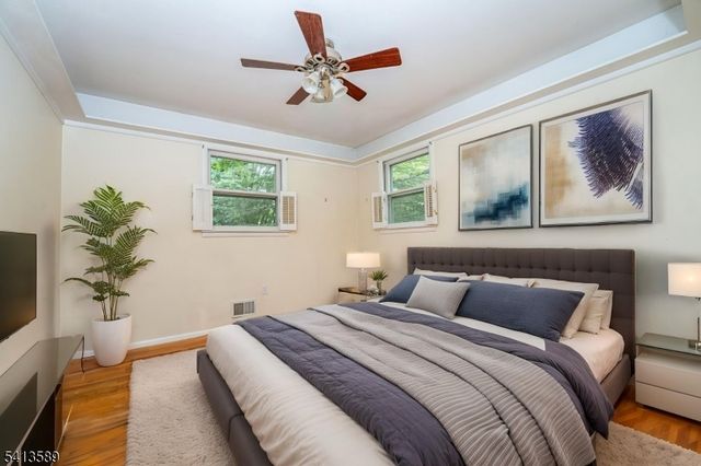 19 Hillside Dr, Clinton Town, NJ 08809