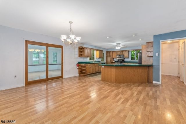 19 Hillside Dr, Clinton Town, NJ 08809