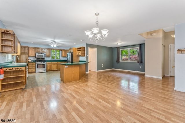 19 Hillside Dr, Clinton Town, NJ 08809
