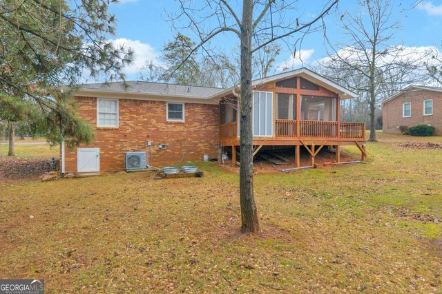 94 Hillcrest Street, Commerce, GA 30529