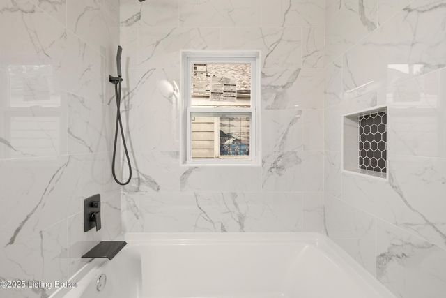 702 Gheens Ave, Louisville, KY 40214