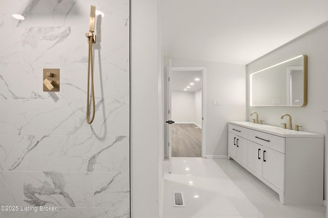 702 Gheens Ave, Louisville, KY 40214