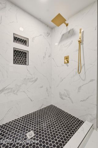 702 Gheens Ave, Louisville, KY 40214