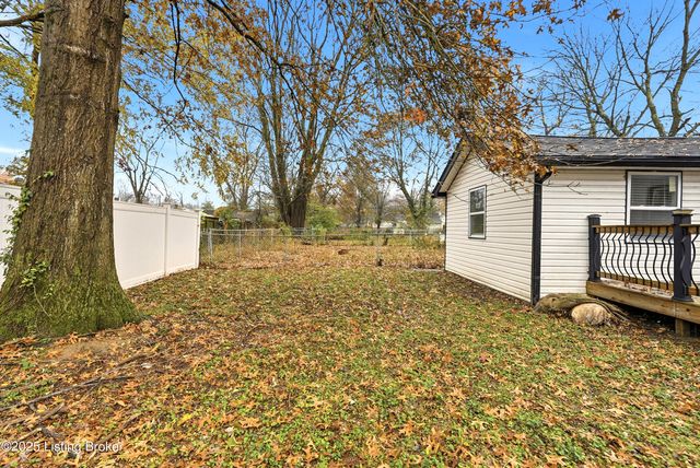 702 Gheens Ave, Louisville, KY 40214