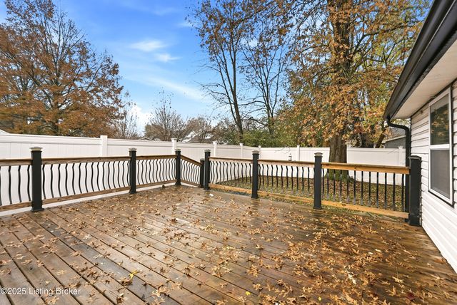 702 Gheens Ave, Louisville, KY 40214