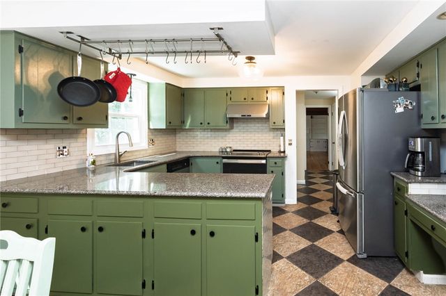 1910 Overland Ct, Mccandless, PA 15101