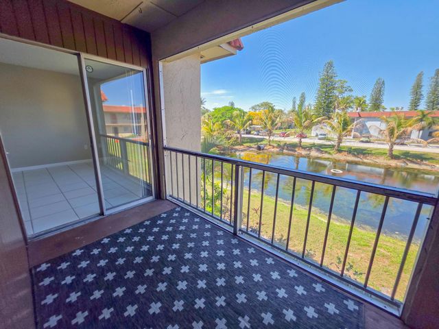 6106 Forest Hill Boulevard 207, West Palm Beach, FL 33415