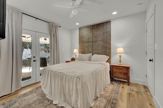 767 VALLEY OAKS DR DR, Canyon Lake, TX 78133