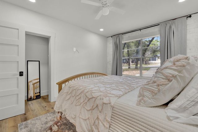 767 VALLEY OAKS DR DR, Canyon Lake, TX 78133