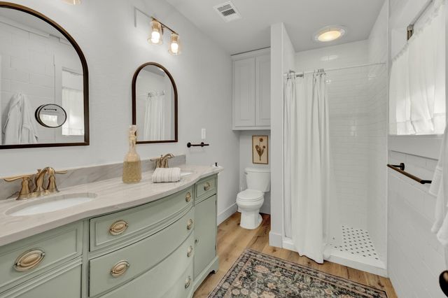 767 VALLEY OAKS DR DR, Canyon Lake, TX 78133