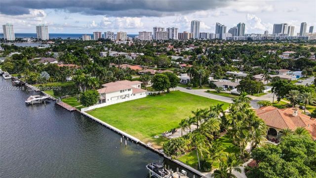 1049 S Southlake Dr, Hollywood, FL 33019