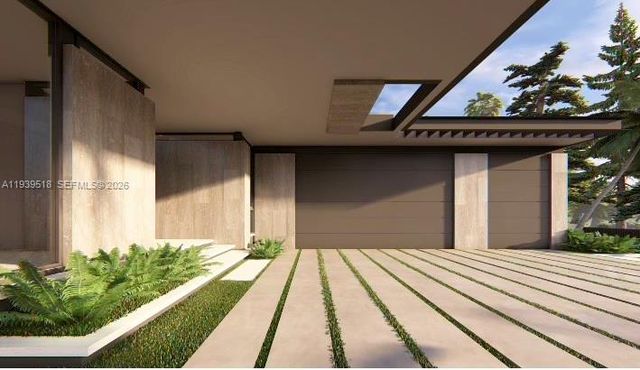 1049 S Southlake Dr, Hollywood, FL 33019