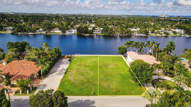 1049 S Southlake Dr, Hollywood, FL 33019