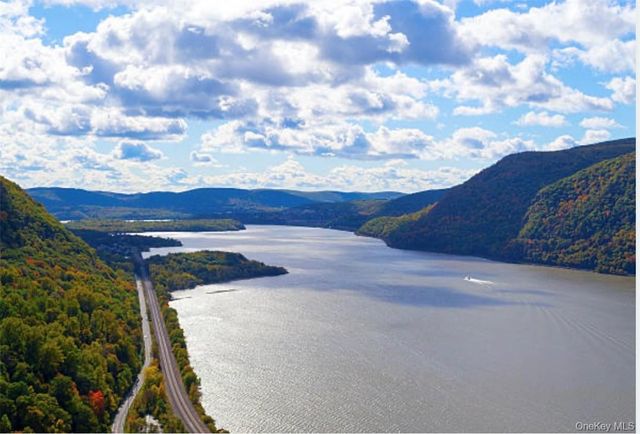 55 Ridgecrest, Putnam Valley, NY 10537