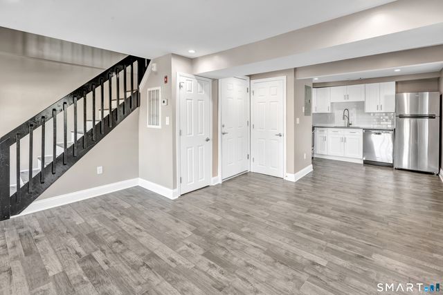 418 Howe Avenue E, Shelton, CT 06484