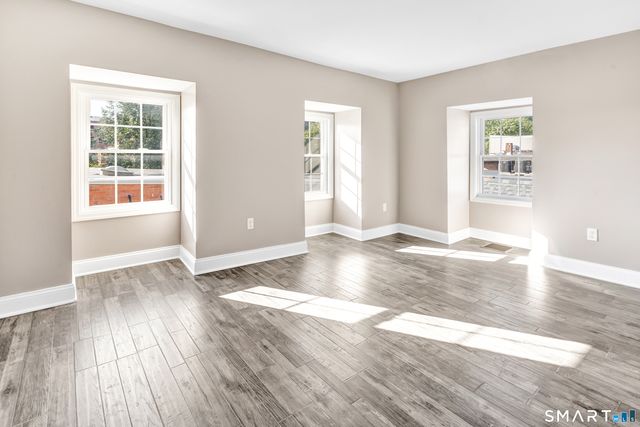 418 Howe Avenue E, Shelton, CT 06484