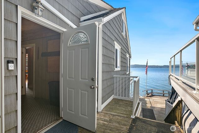 6829 Munter Lane NE, Tacoma, WA 98422