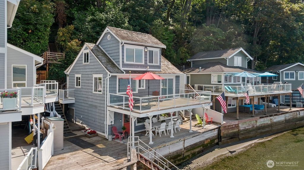 6829 Munter Lane NE, Tacoma, WA 98422