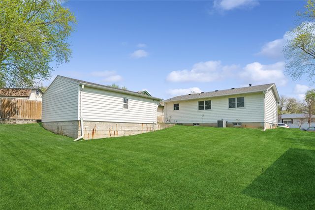 4512 SE 6th Street, Des Moines, IA 50315