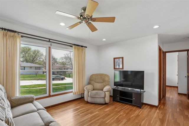 4512 SE 6th Street, Des Moines, IA 50315