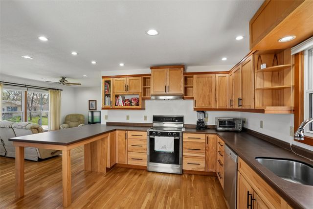 4512 SE 6th Street, Des Moines, IA 50315