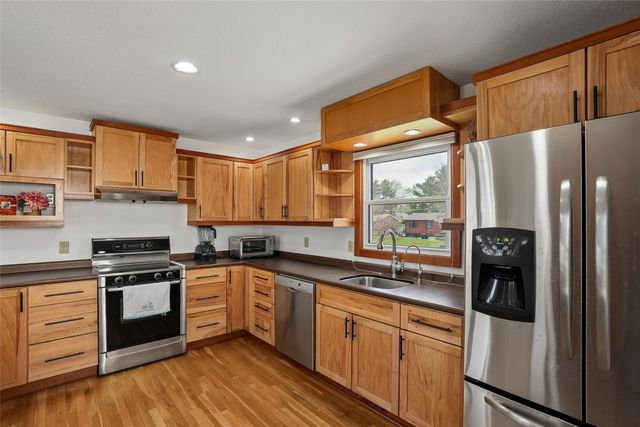 4512 SE 6th Street, Des Moines, IA 50315