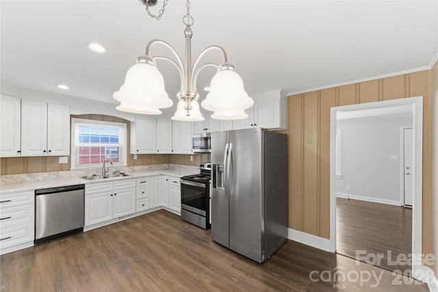 4000 Fieldcrest Road, Charlotte, NC 28217