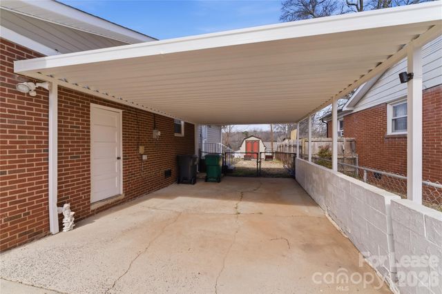 4000 Fieldcrest Road, Charlotte, NC 28217