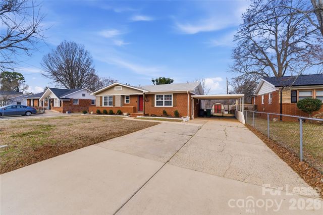 4000 Fieldcrest Road, Charlotte, NC 28217