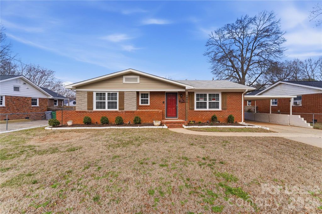 4000 Fieldcrest Road, Charlotte, NC 28217