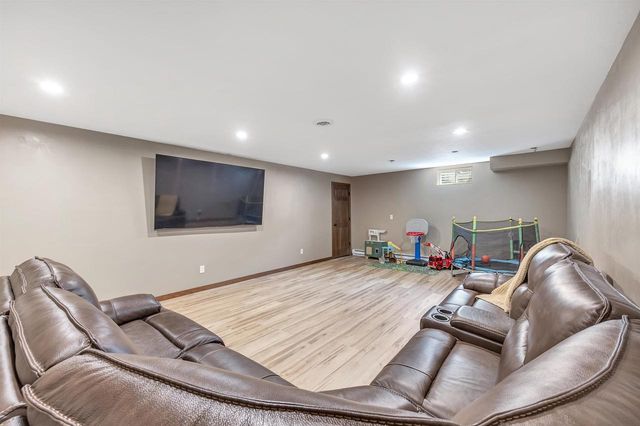854 ROTH ROAD, De Pere, WI 54115