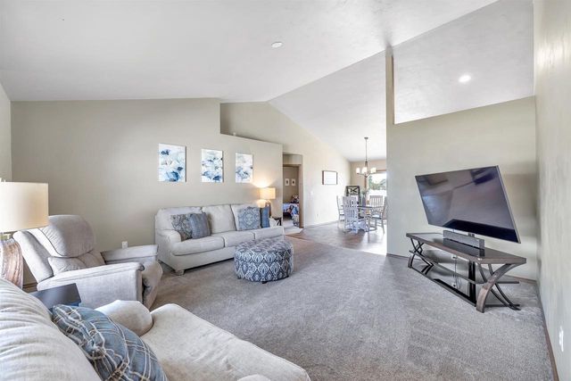 854 ROTH ROAD, De Pere, WI 54115