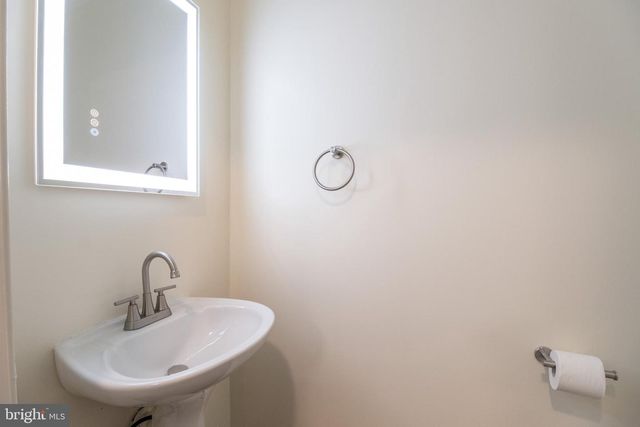 1508 KAREN BLVD, District Heights, MD 20747