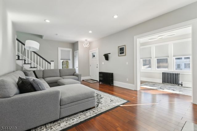 521 5Th St, Belvidere Twp., NJ 07823