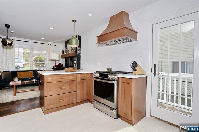 34 Charles Terrace, Waldwick, NJ 07463
