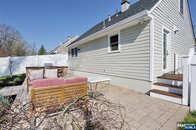 34 Charles Terrace, Waldwick, NJ 07463