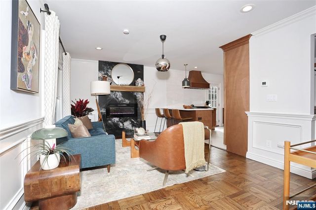 34 Charles Terrace, Waldwick, NJ 07463