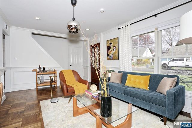 34 Charles Terrace, Waldwick, NJ 07463
