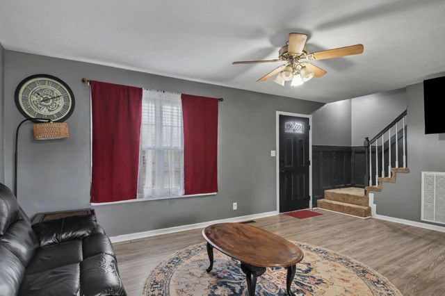 3717 S Naples Ct, Clarksville, TN 37040