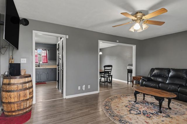 3717 S Naples Ct, Clarksville, TN 37040