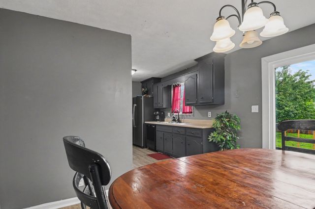 3717 S Naples Ct, Clarksville, TN 37040