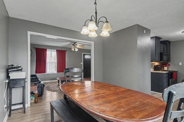 3717 S Naples Ct, Clarksville, TN 37040