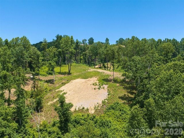 620 Dancing Bear Drive 195, Hendersonville, NC 28792