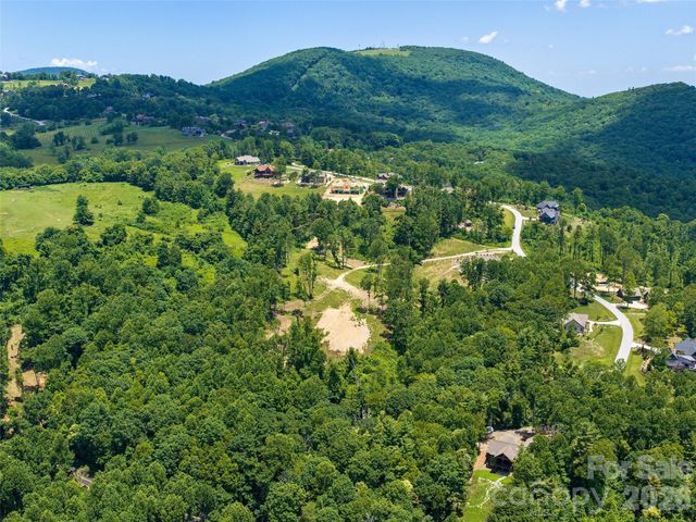 620 Dancing Bear Drive 195, Hendersonville, NC 28792