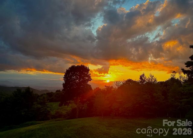 620 Dancing Bear Drive 195, Hendersonville, NC 28792