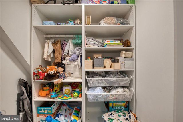 2323 S GILINGER RD, Lafayette Hill, PA 19444