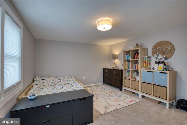 2323 S GILINGER RD, Lafayette Hill, PA 19444