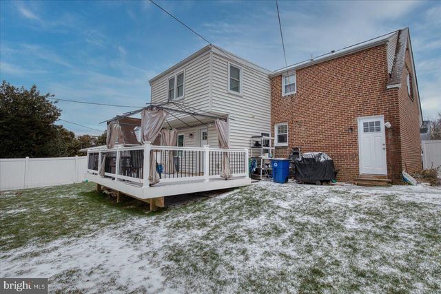 2323 S GILINGER RD, Lafayette Hill, PA 19444