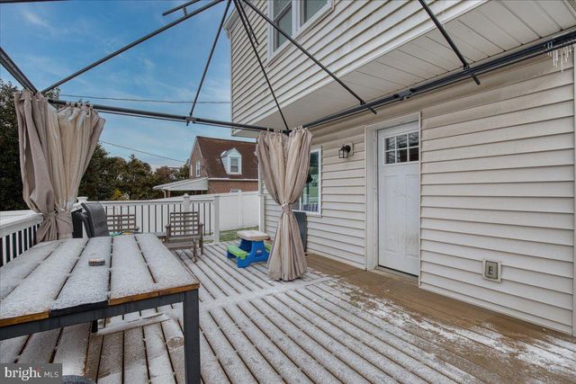 2323 S GILINGER RD, Lafayette Hill, PA 19444